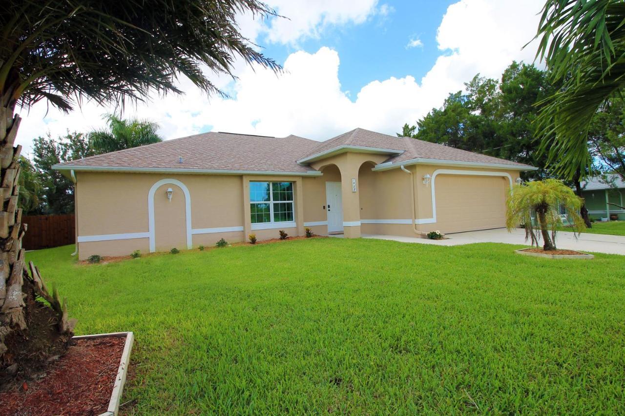 Heated Saltwater Pool, Newly Furnished, Close To Shopping And More - Villa Tropical Paradise Cape Coral Exterior photo