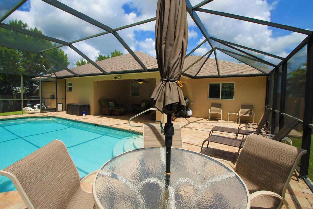 Heated Saltwater Pool, Newly Furnished, Close To Shopping And More - Villa Tropical Paradise Cape Coral Exterior photo