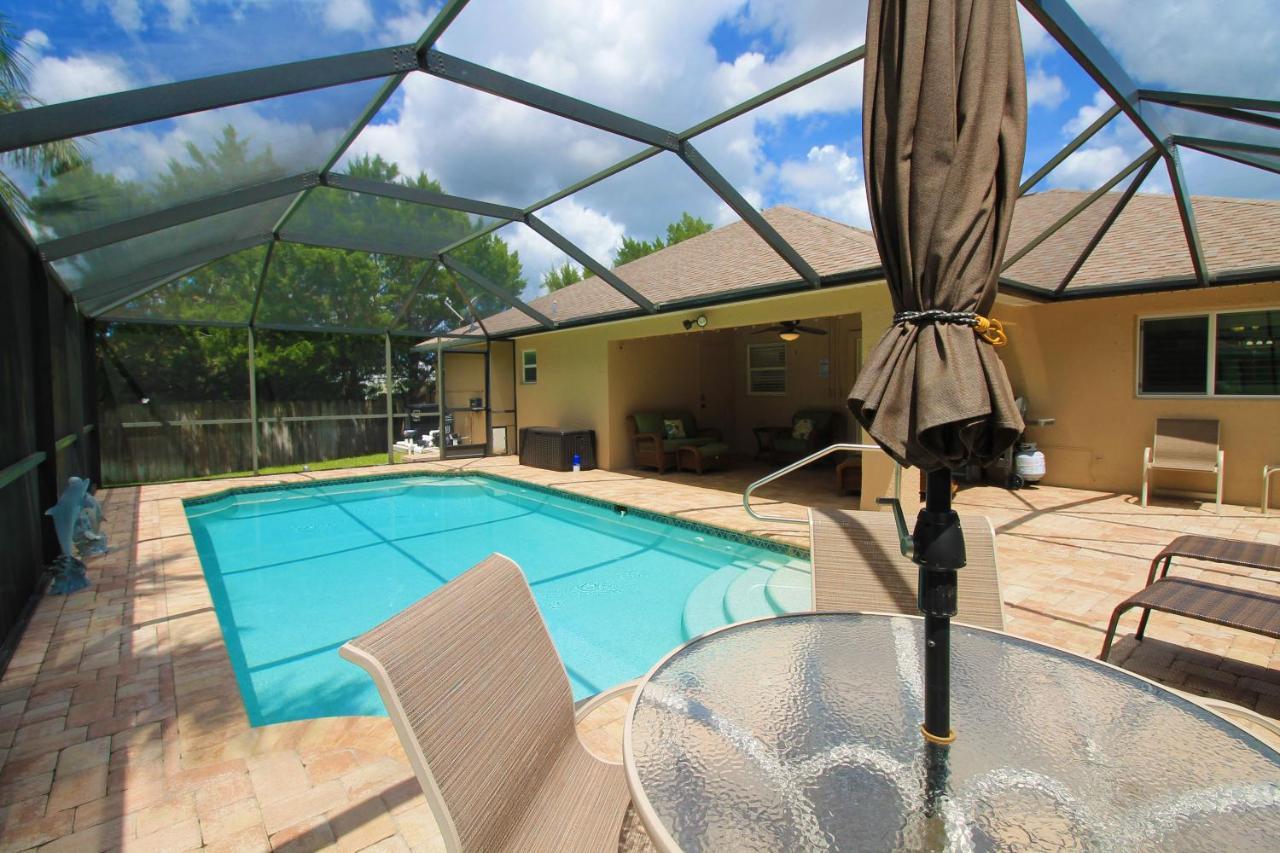 Heated Saltwater Pool, Newly Furnished, Close To Shopping And More - Villa Tropical Paradise Cape Coral Exterior photo